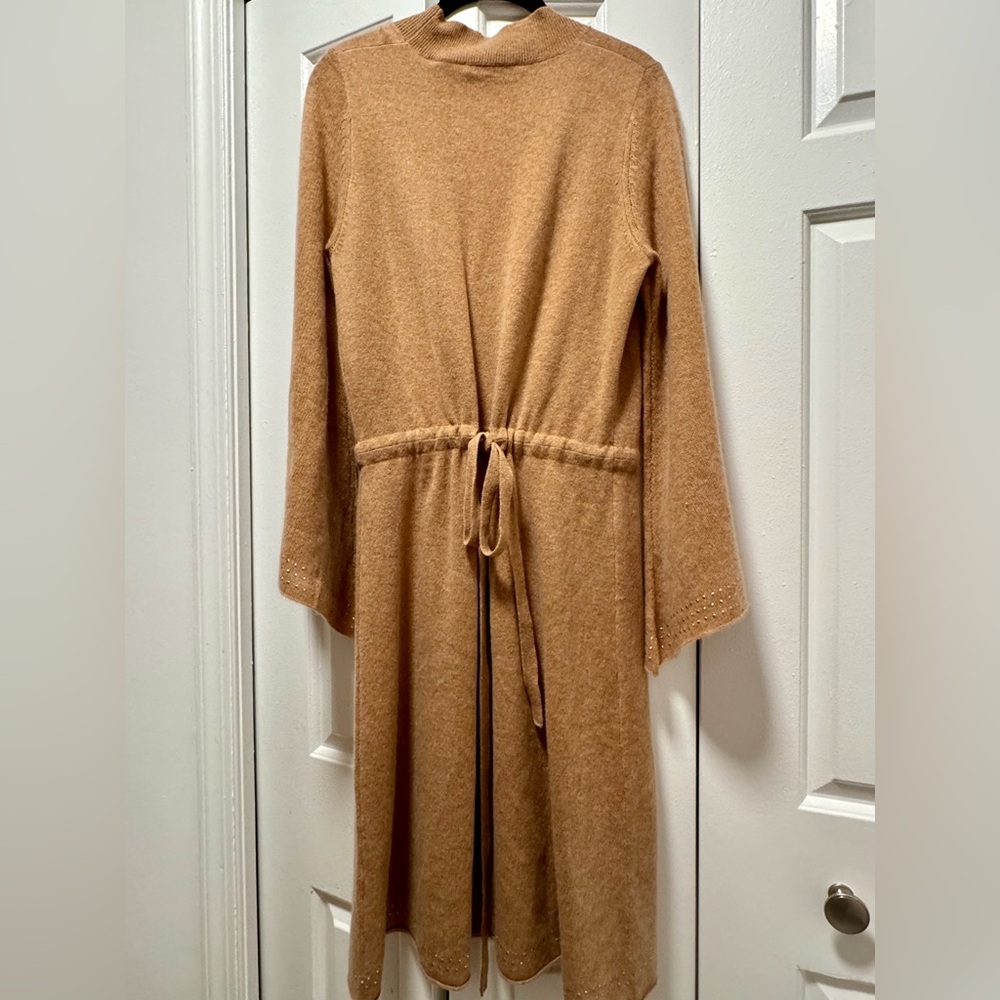 100% Cashmere Tan Long Sleeve Sweater Dress w/Belt - Picture 9 of 10